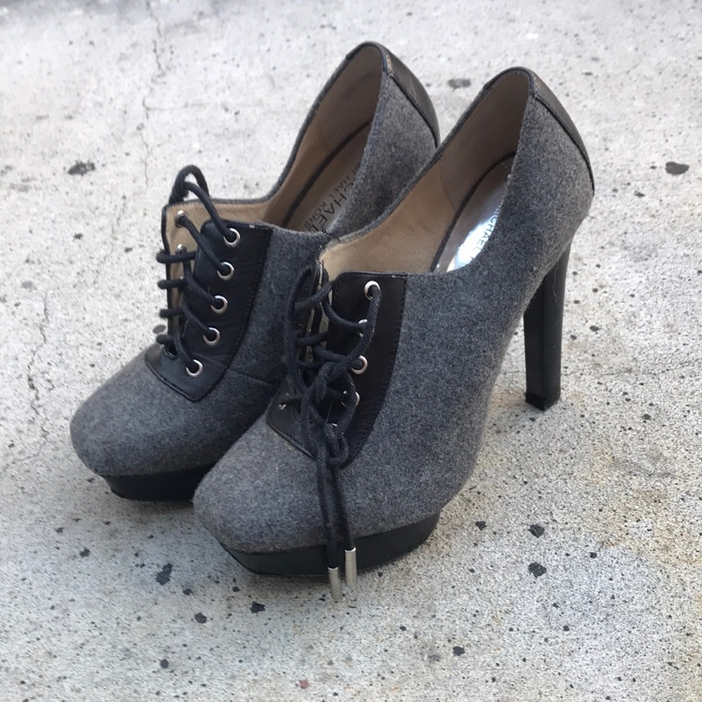 Sz 7 Michael Kors Lace up Booties